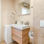 Apartman Family Ravlic With Swimming Pool