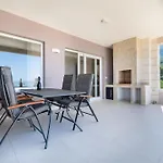 Apartman Family Ravlic With Swimming Pool *
