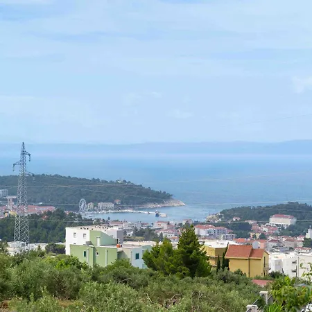 Apartman Family Ravlic With Swimming Pool Makarska