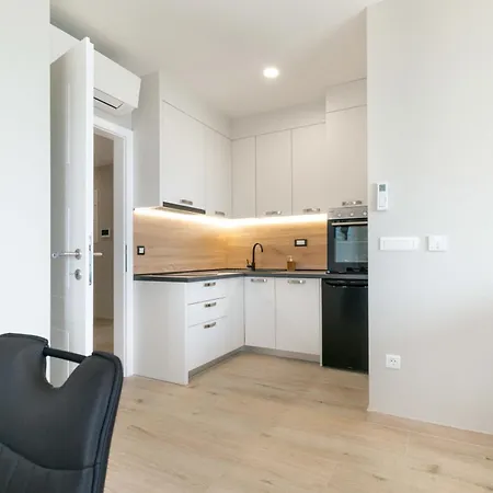Apartment Family Ravlic - With Swimming Pool Makarska