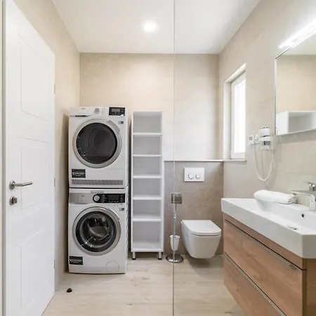 Apartman Family Ravlic With Swimming Pool *